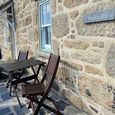 Seagulls Cottage, Touching Distance From Beach Mousehole Exterior foto