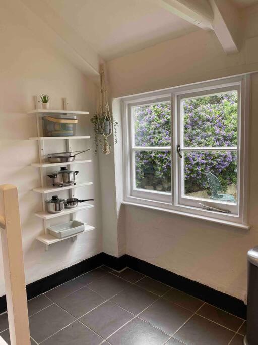 Seagulls Cottage, Touching Distance From Beach Mousehole Exterior foto