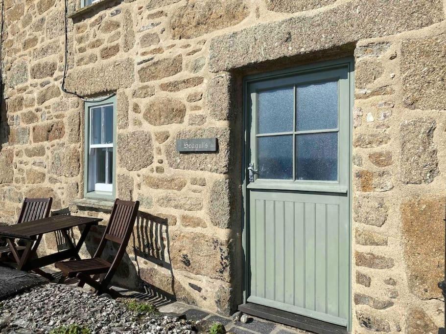Seagulls Cottage, Touching Distance From Beach Mousehole Exterior foto