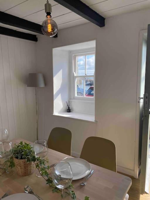 Seagulls Cottage, Touching Distance From Beach Mousehole Exterior foto