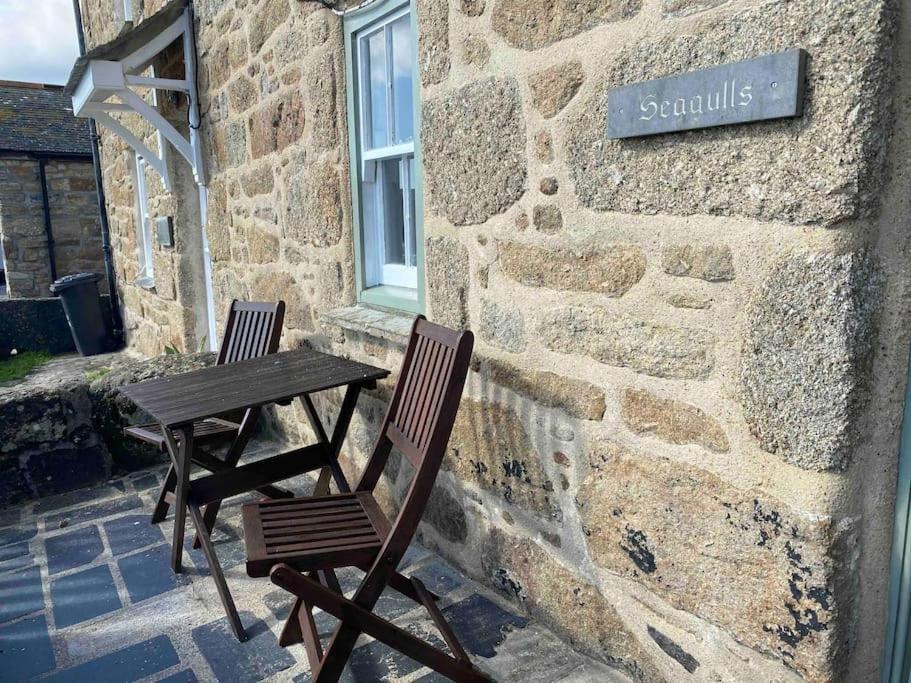 Seagulls Cottage, Touching Distance From Beach Mousehole Exterior foto