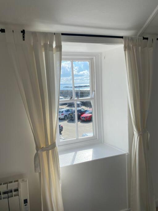 Seagulls Cottage, Touching Distance From Beach Mousehole Exterior foto